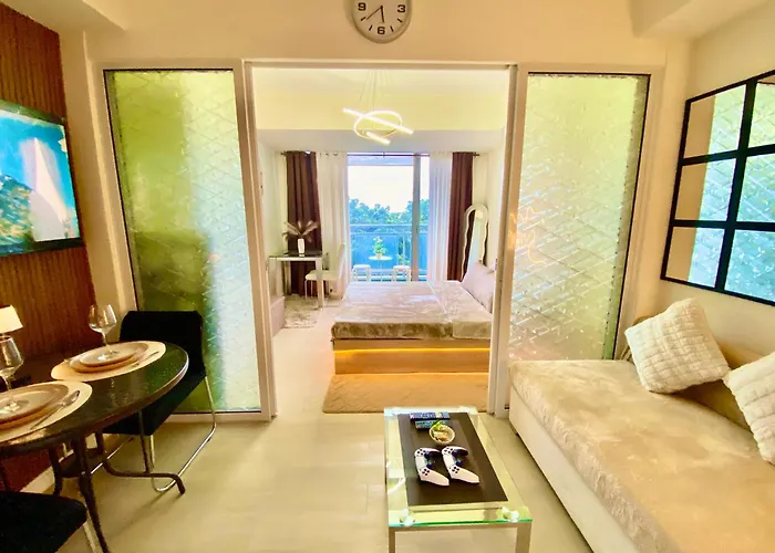 شقة 1 Bedroom Azure Staycation Near Naia *